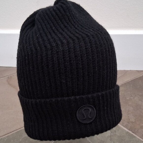 Lululemon Black 100% Merino Wool Beanie Hat - Picture 5 of 5